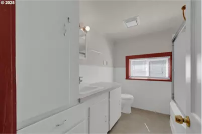 47563 Union St, Oakridge, OR 97463 - Photo 14