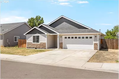 7843 Cadence Ln, White City, OR 97503 - Photo 1