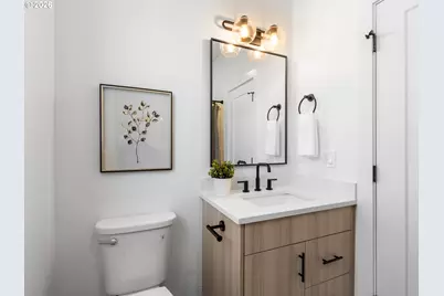 9215 N Seneca St, Portland, OR 97203 - Photo 8