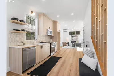 9215 N Seneca St, Portland, OR 97203 - Photo 6