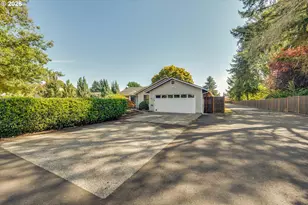 9811 NE 138th Ct, Vancouver, WA 98682 - Photo 2