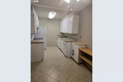 5585 E Evergreen Blvd, Vancouver, WA 98661 - Photo 2