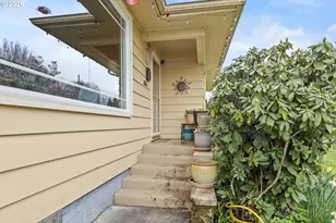 408 SW Chapman St, Sheridan, OR 97378 - Photo 2