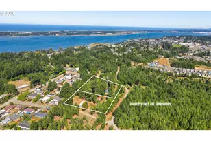 1040 Jefferson St, Coos Bay, OR 97420 - Photo 2