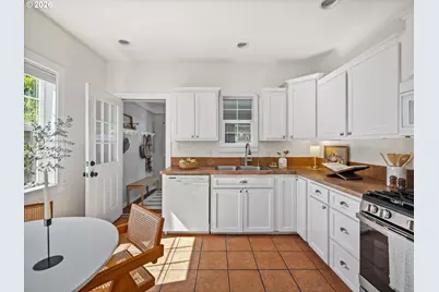 5615 N Delaware Ave, Portland, OR 97217 - Photo 12