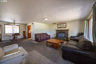 10285 NW 314th Ave, North Plains, OR 97133 - Photo 4