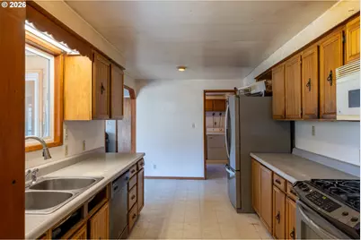 10285 NW 314th Ave, North Plains, OR 97133 - Photo 8