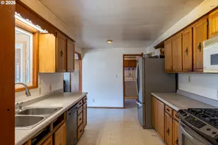 10285 NW 314th Ave, North Plains, OR 97133 - Photo 8