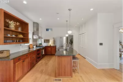 908 NW 25th Ave, Portland, OR 97210 - Photo 10