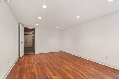 908 NW 25th Ave, Portland, OR 97210 - Photo 46