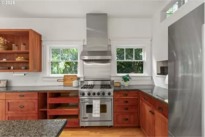 908 NW 25th Ave, Portland, OR 97210 - Photo 12