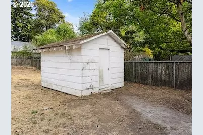 10505 SE Long St, Portland, OR 97266 - Photo 26