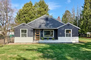 7911 SE Sunnyside Dr, Milwaukie, OR 97222 - Photo 2