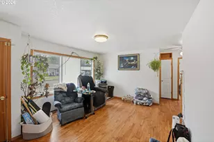 1635 Garfield St, North Bend, OR 97459 - Photo 4