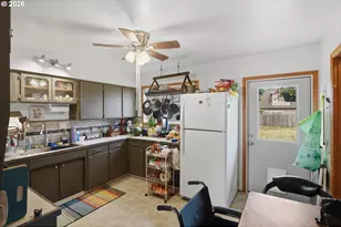 1635 Garfield St, North Bend, OR 97459 - Photo 14