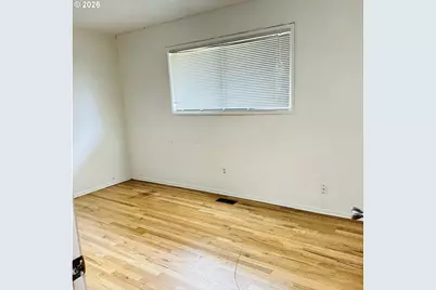 13314 SE Alder St, Portland, OR 97233 - Photo 10