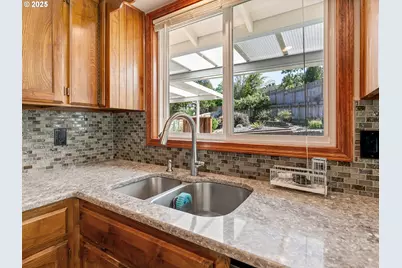 11424 SW 66th Ave, Portland, OR 97223 - Photo 12