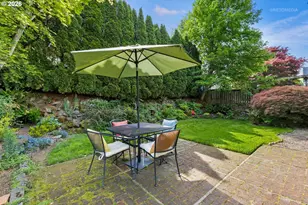 608 NE Floral Pl, Portland, OR 97232 - Photo 28