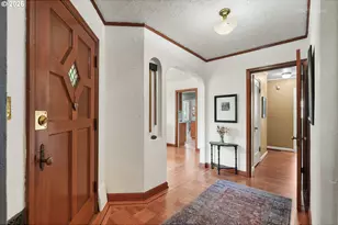 608 NE Floral Pl, Portland, OR 97232 - Photo 10
