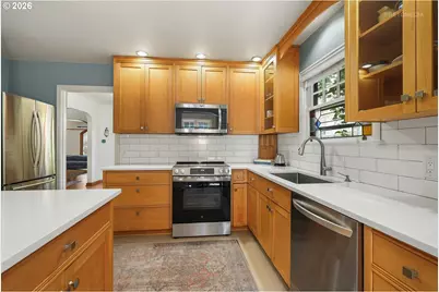 608 NE Floral Pl, Portland, OR 97232 - Photo 14