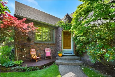 608 NE Floral Pl, Portland, OR 97232 - Photo 4