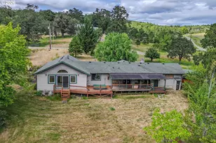 686 Murdock Dr, Oakland, OR 97462 - Photo 1