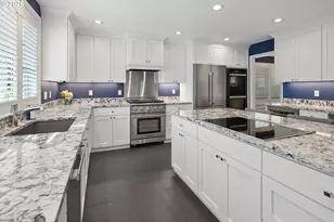 4674 Chelsea Ln, Lake Oswego, OR 97035 - Photo 10