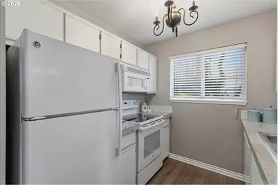 20920 Fawn Ct, West Linn, OR 97068 - Photo 10