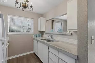 20920 Fawn Ct, West Linn, OR 97068 - Photo 8