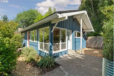 9244 N Allegheny Ave, Portland, OR 97203 - Photo 4