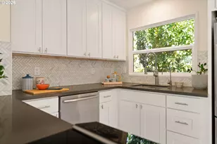 9244 N Allegheny Ave, Portland, OR 97203 - Photo 16