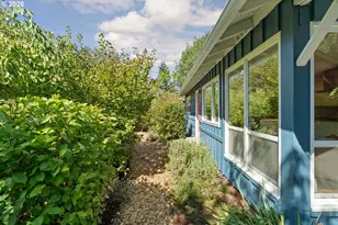 9244 N Allegheny Ave, Portland, OR 97203 - Photo 40