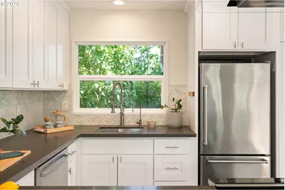 9244 N Allegheny Ave, Portland, OR 97203 - Photo 18