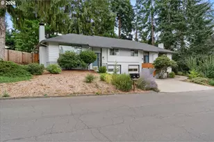 9042 SW Monterey Pl, Portland, OR 97225 - Photo 2