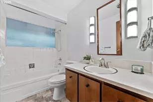 9042 SW Monterey Pl, Portland, OR 97225 - Photo 18