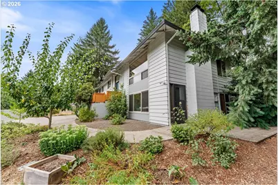 9042 SW Monterey Pl, Portland, OR 97225 - Photo 4