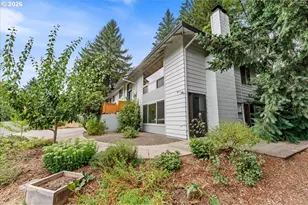 9042 SW Monterey Pl, Portland, OR 97225 - Photo 4