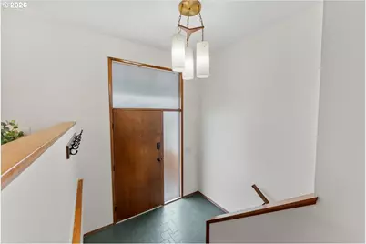 9042 SW Monterey Pl, Portland, OR 97225 - Photo 6