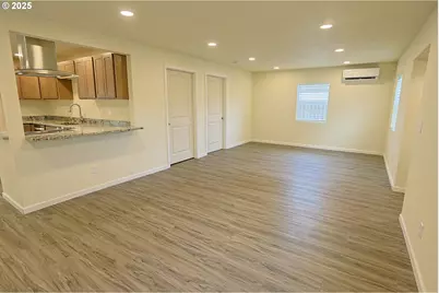 2518 Pacific Ave, North Bend, OR 97459 - Photo 8