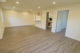 2518 Pacific Ave, North Bend, OR 97459 - Photo 10