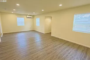 2518 Pacific Ave, North Bend, OR 97459 - Photo 12