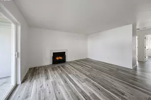 10690 SW Davies Rd, Beaverton, OR 97008 - Photo 4