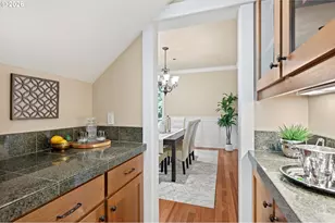 1991 Country Club Rd, Lake Oswego, OR 97034 - Photo 12