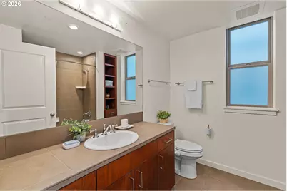 4280 S Corbett Ave #201, Portland, OR 97239 - Photo 30