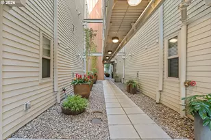 4280 S Corbett Ave, Portland, OR 97239 - Photo 32