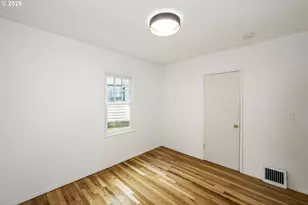 1945 NE Bell Dr, Portland, OR 97220 - Photo 16