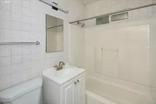 1945 NE Bell Dr, Portland, OR 97220 - Photo 14