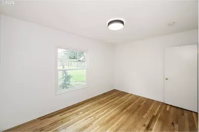 1945 NE Bell Dr, Portland, OR 97220 - Photo 18