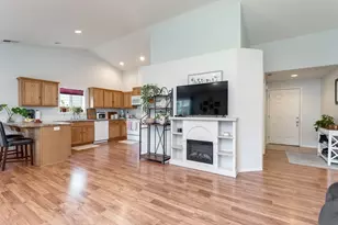 683 NE Summerfield St, McMinnville, OR 97128 - Photo 8