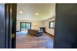 27256 Clear Lake Rd, Eugene, OR 97402 - Photo 20